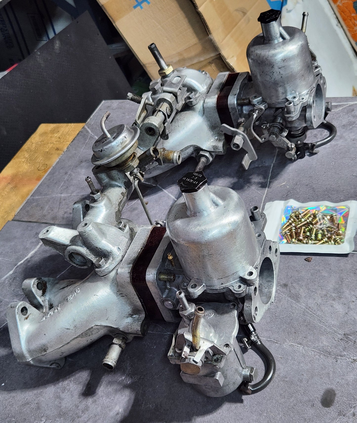 1970-73 Datsun 240z Round Top SU Carburetor Kit 4 Screw With NOS Nissan Screws